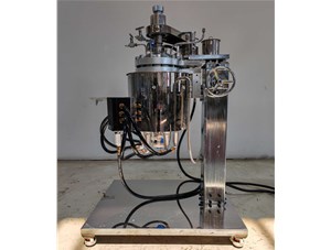 10L不銹鋼油浴電加熱手動升降反應釜已完工發(fā)往淄博